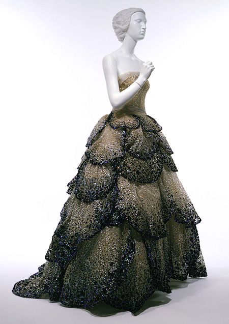 Revolutions In Fashion: Christian Dior – haute