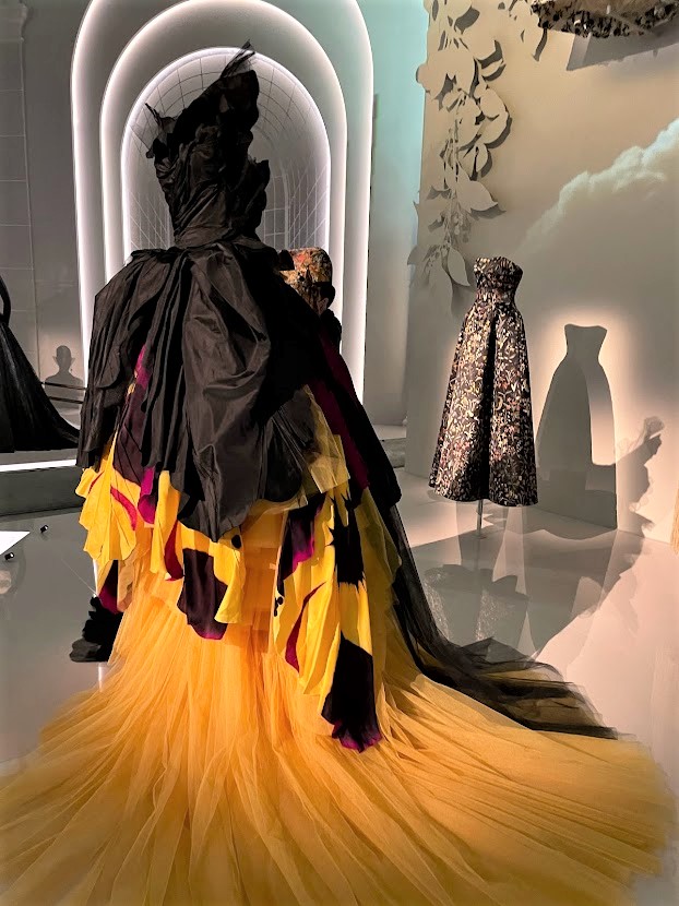 Christian Dior: Designer Of Dreams - Luxtailor